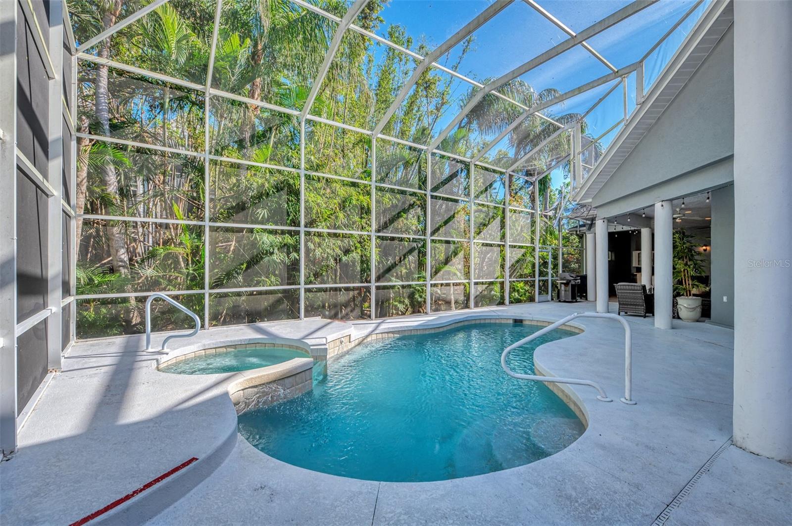 72 ARBOR OAKS DR