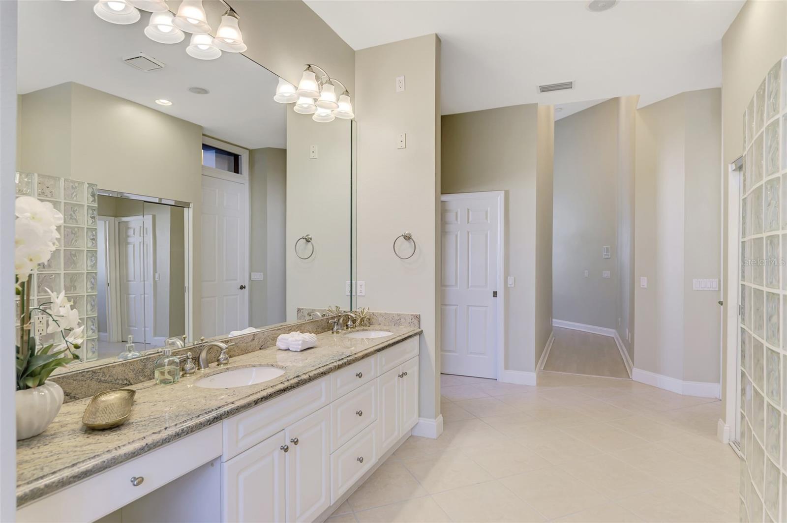 72 ARBOR OAKS DR