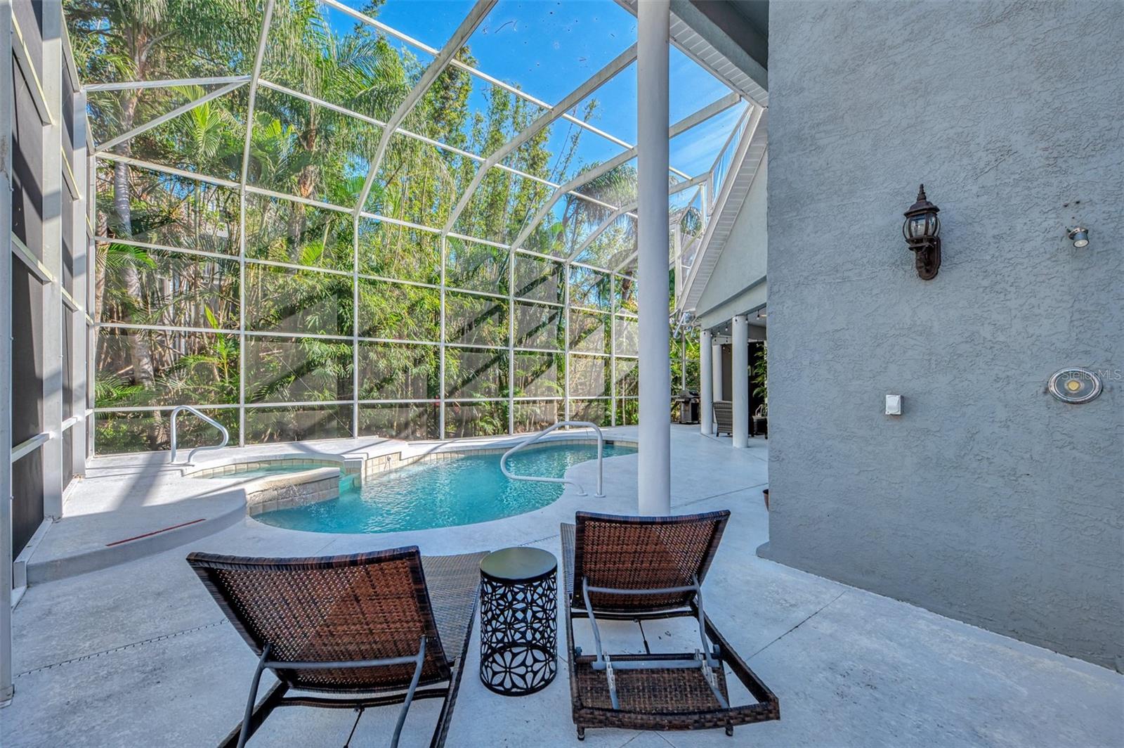 72 ARBOR OAKS DR