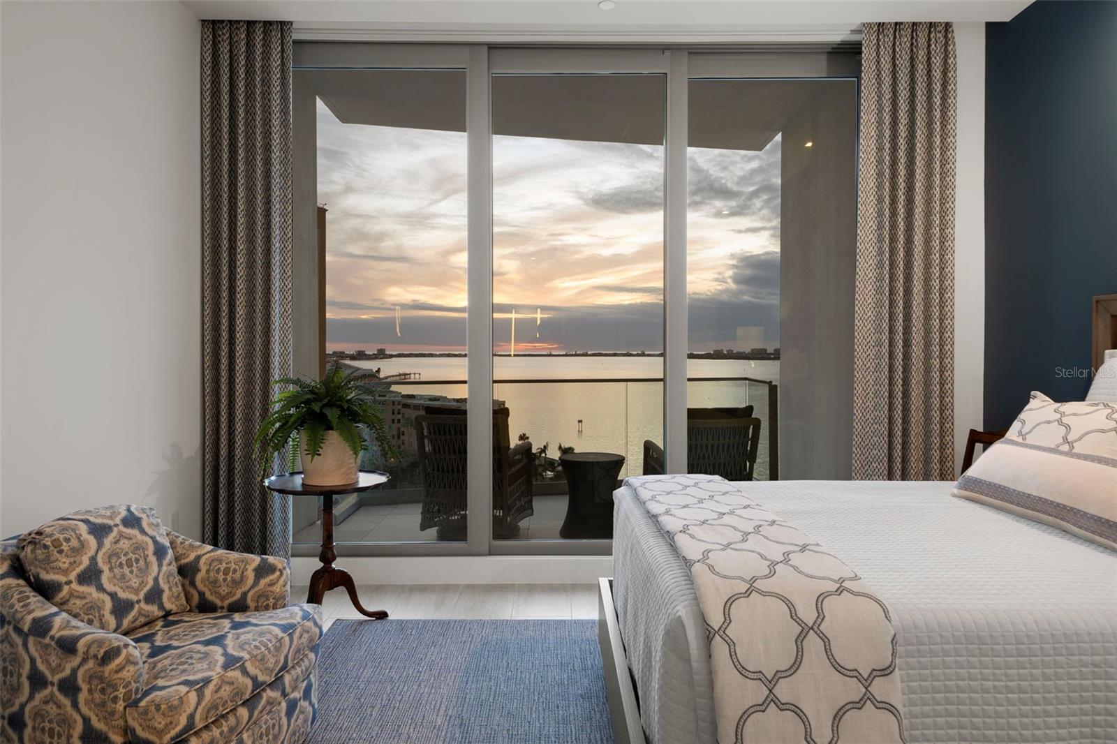 401 QUAY COMMONS #901