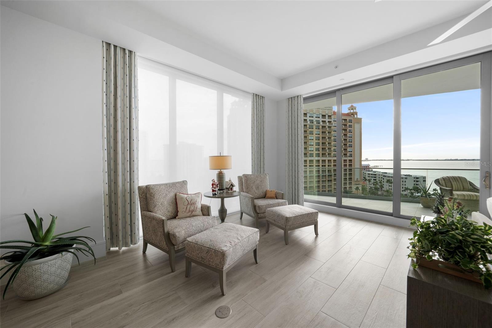 401 QUAY COMMONS #901