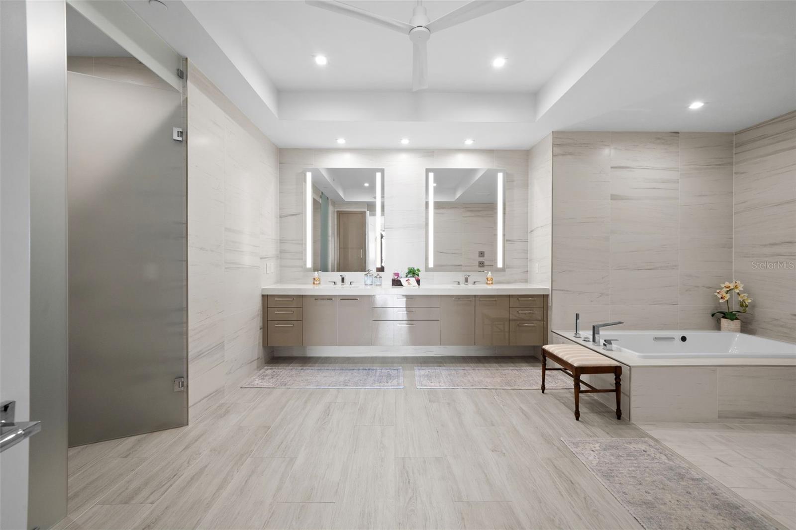 401 QUAY COMMONS #901