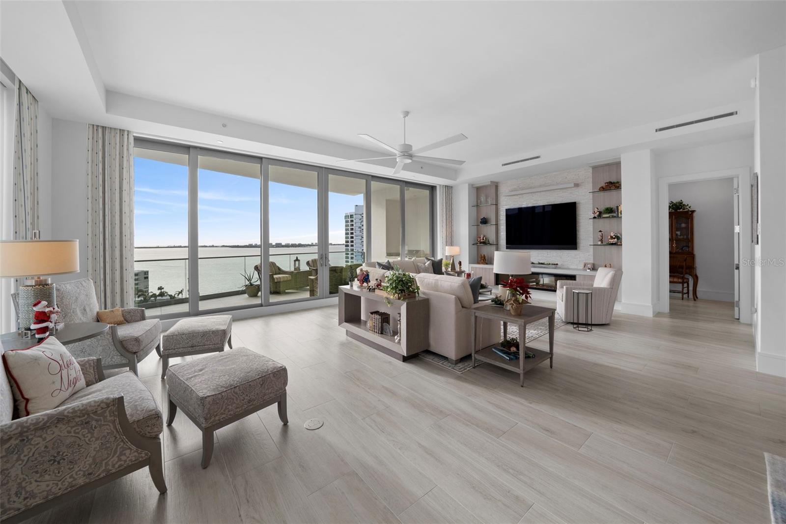 401 QUAY COMMONS #901