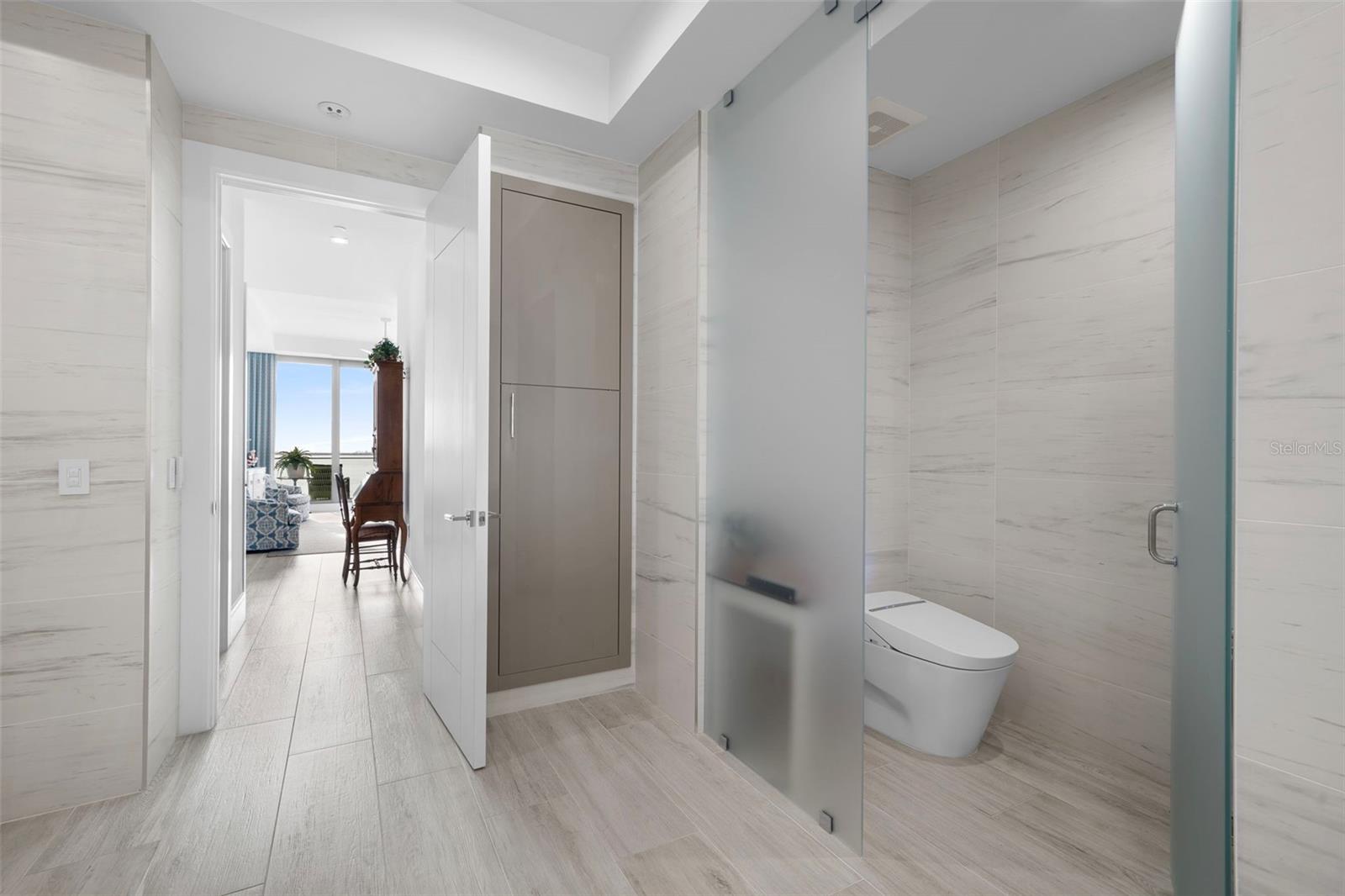 401 QUAY COMMONS #901