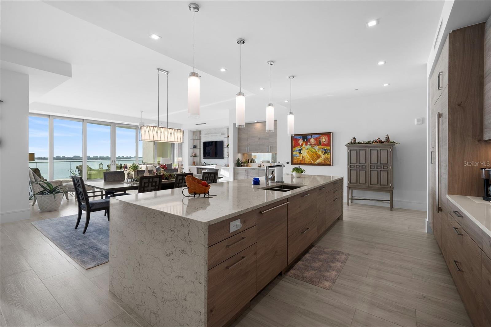 401 QUAY COMMONS #901