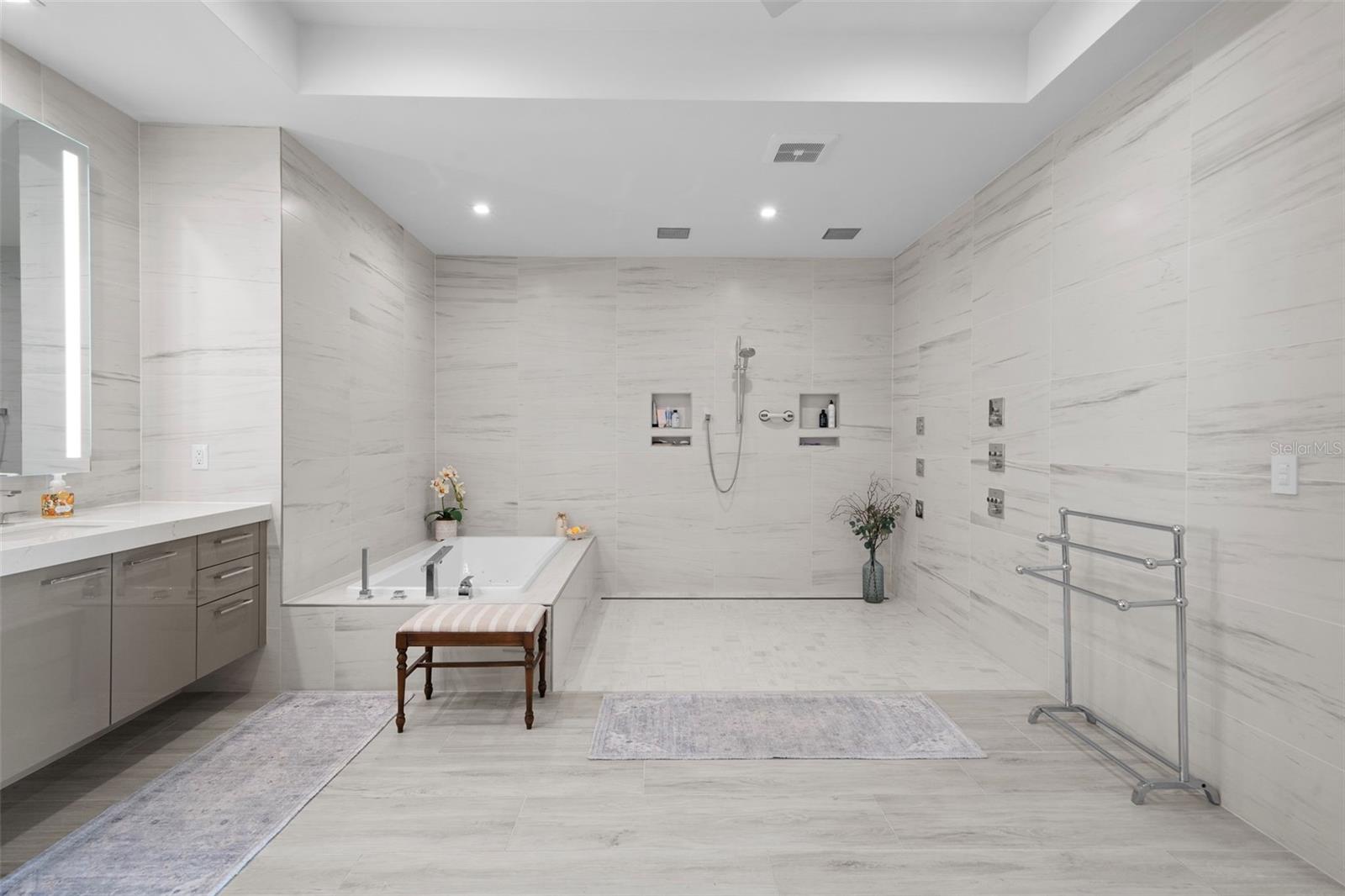 401 QUAY COMMONS #901