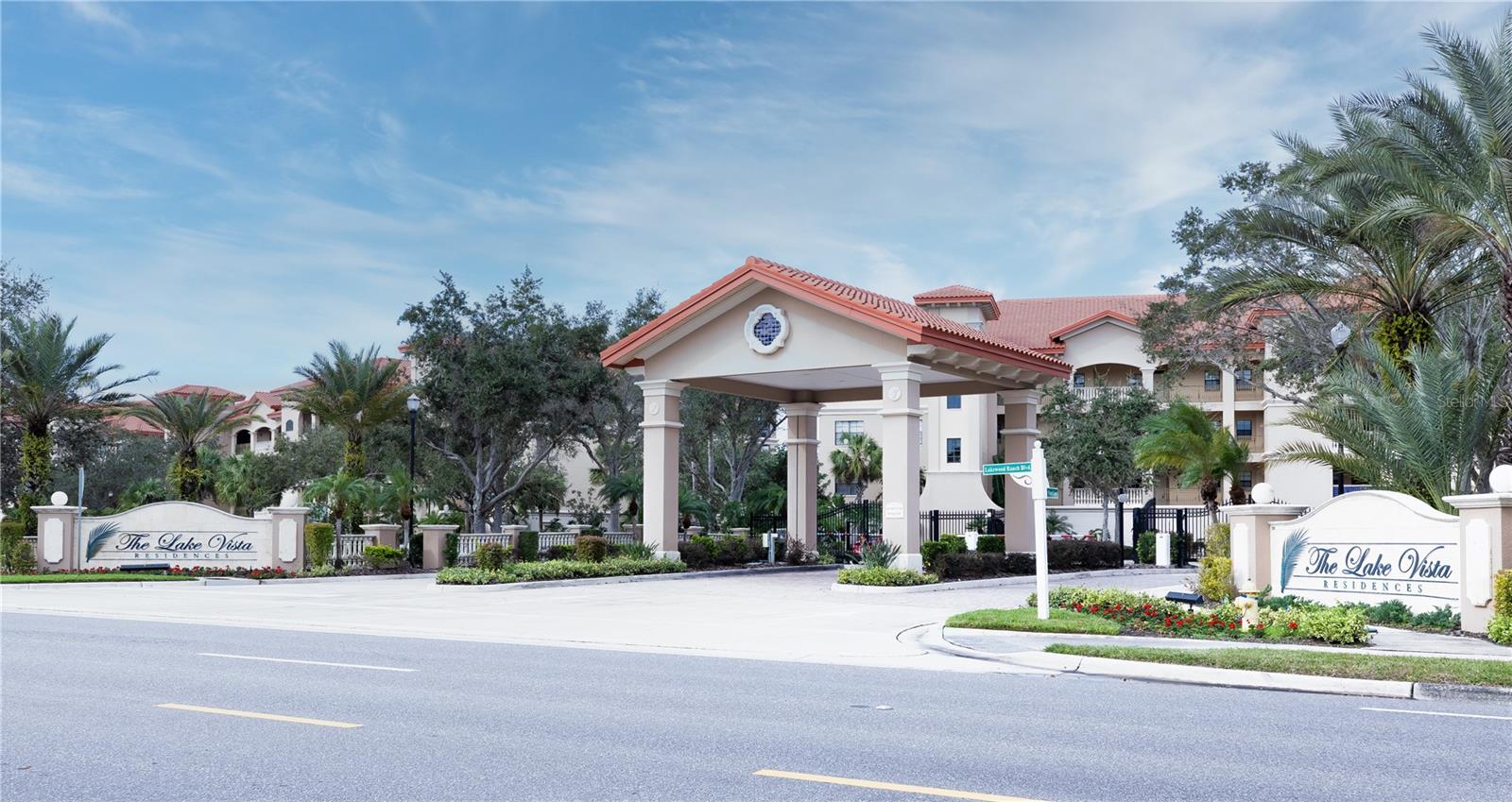 7702 LAKE VISTA CT #306