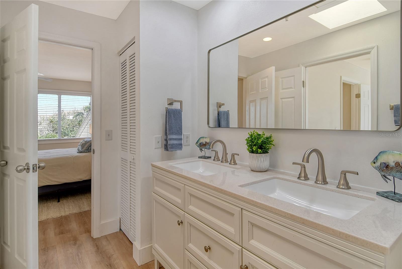 2203 HARBOURSIDE DR