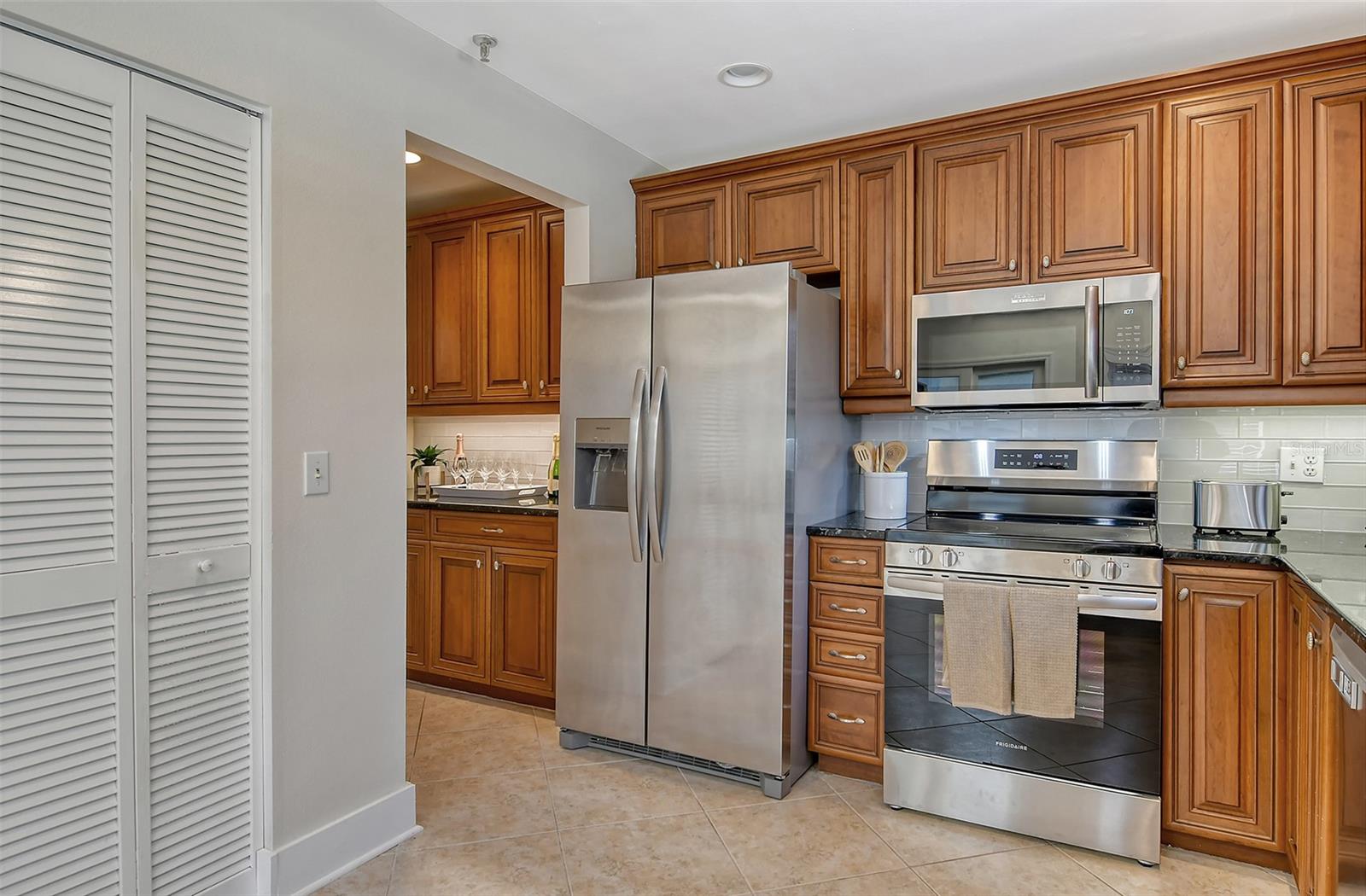 2203 HARBOURSIDE DR