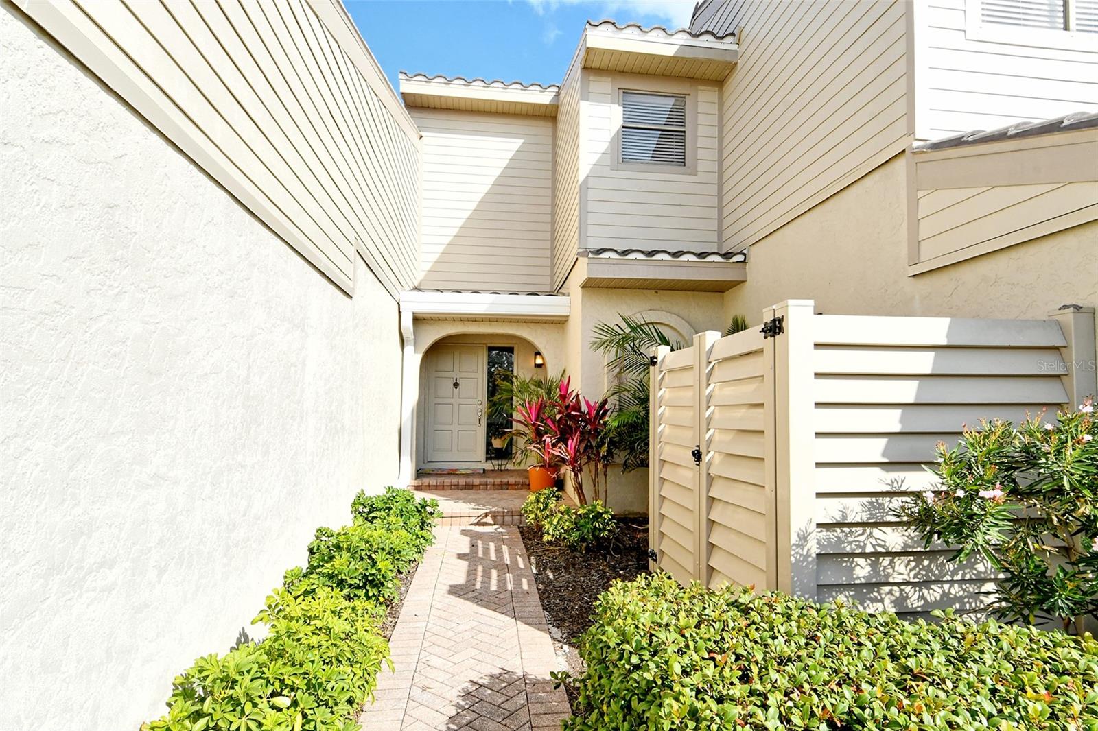 2203 HARBOURSIDE DR
