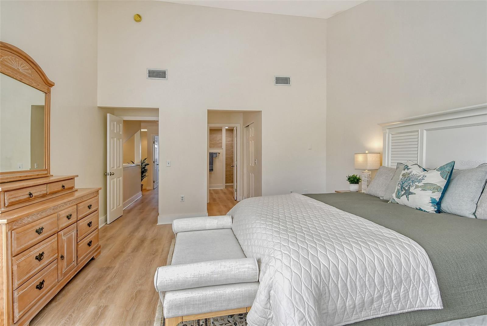 2203 HARBOURSIDE DR