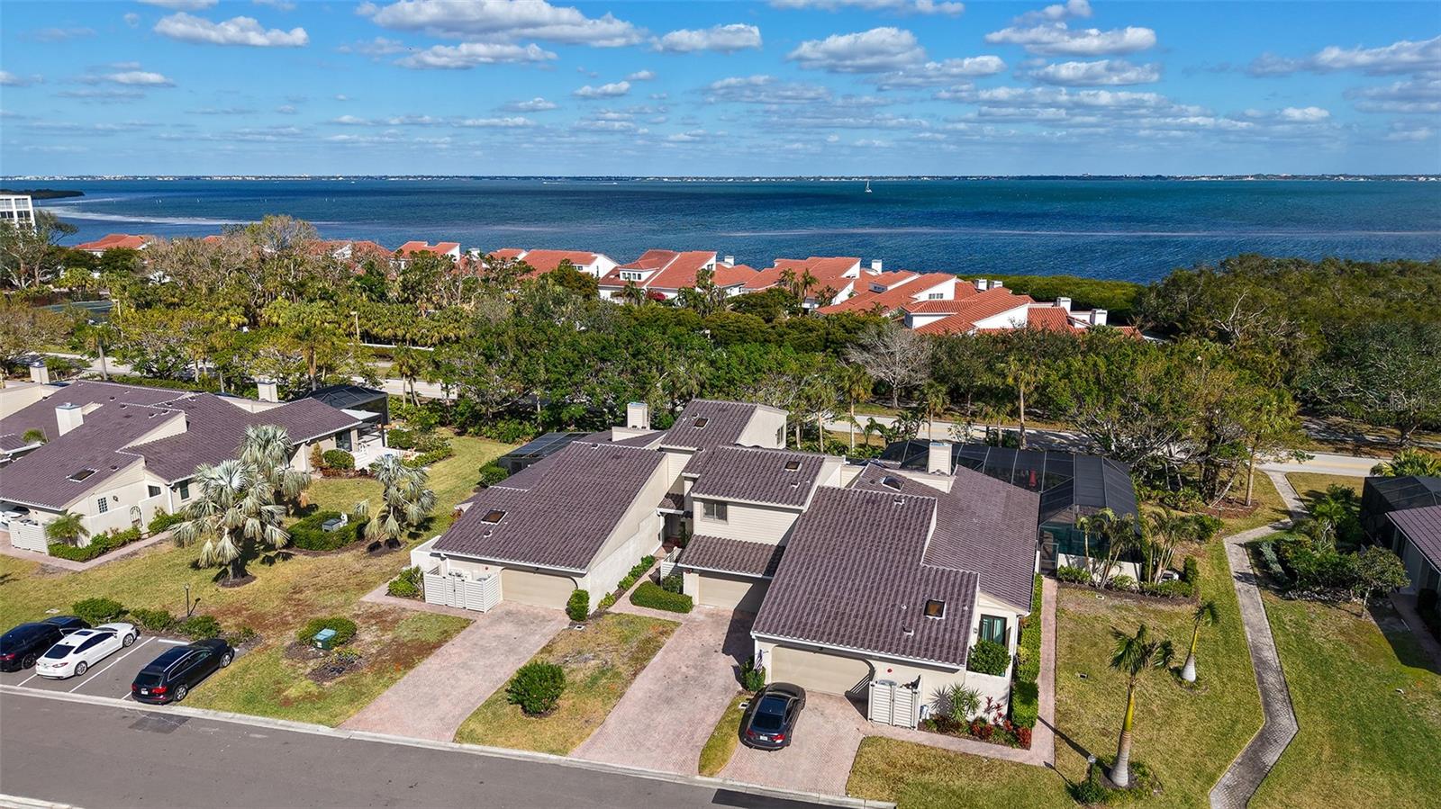 2203 HARBOURSIDE DR