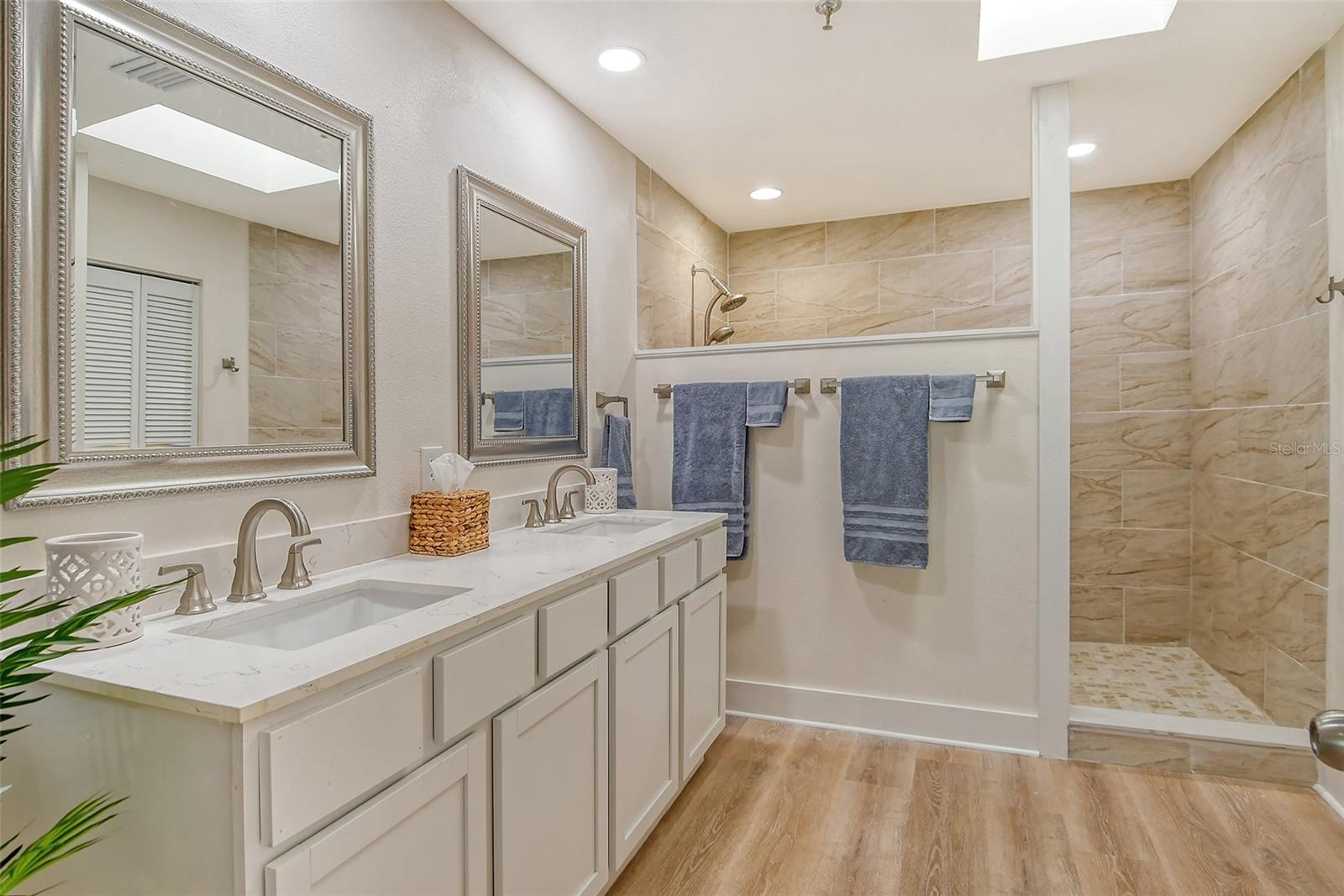 2203 HARBOURSIDE DR