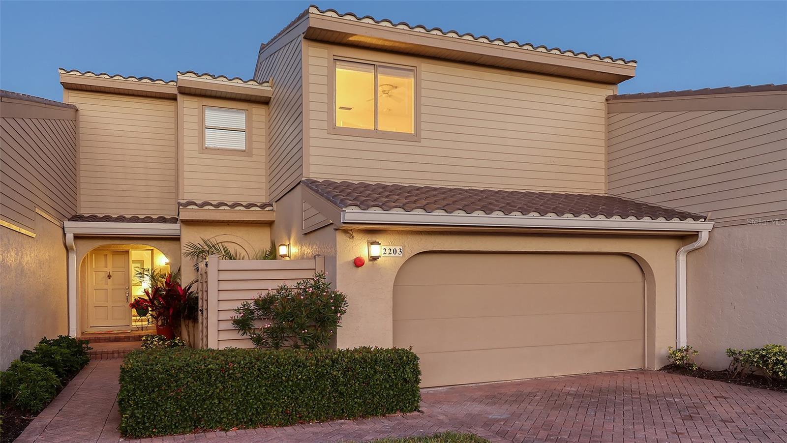 2203 HARBOURSIDE DR