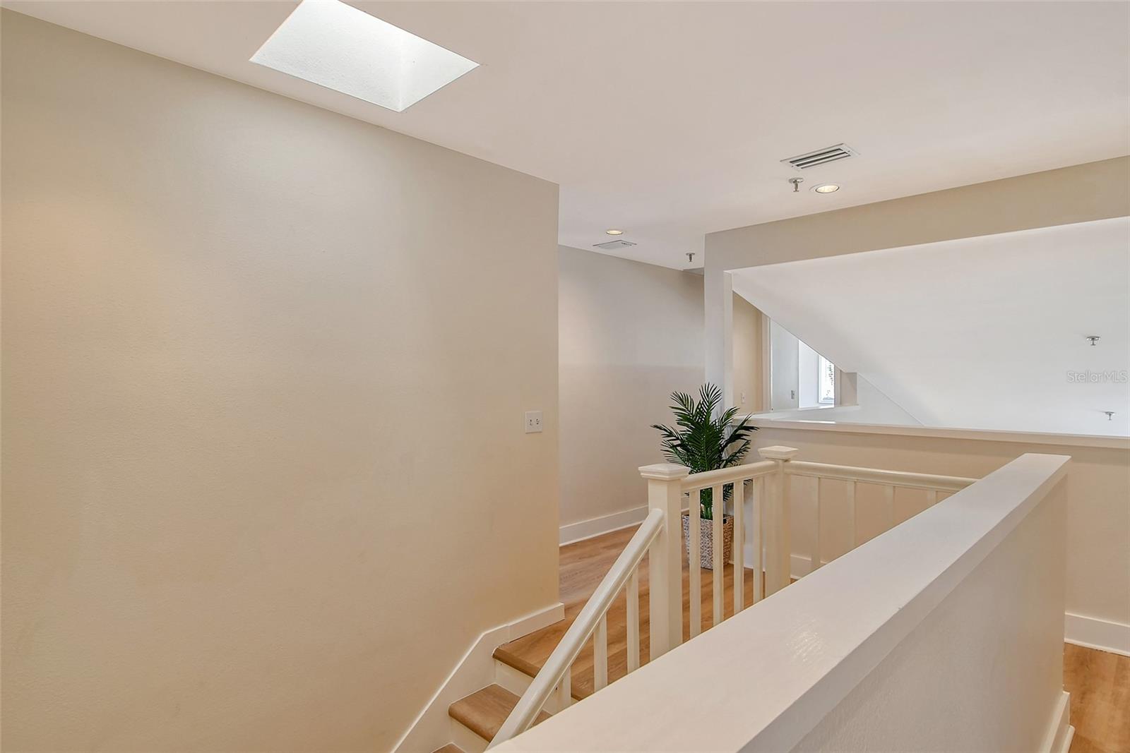 2203 HARBOURSIDE DR