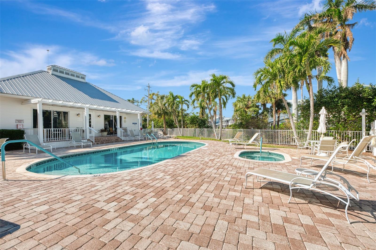 1260 DOLPHIN BAY WAY #402