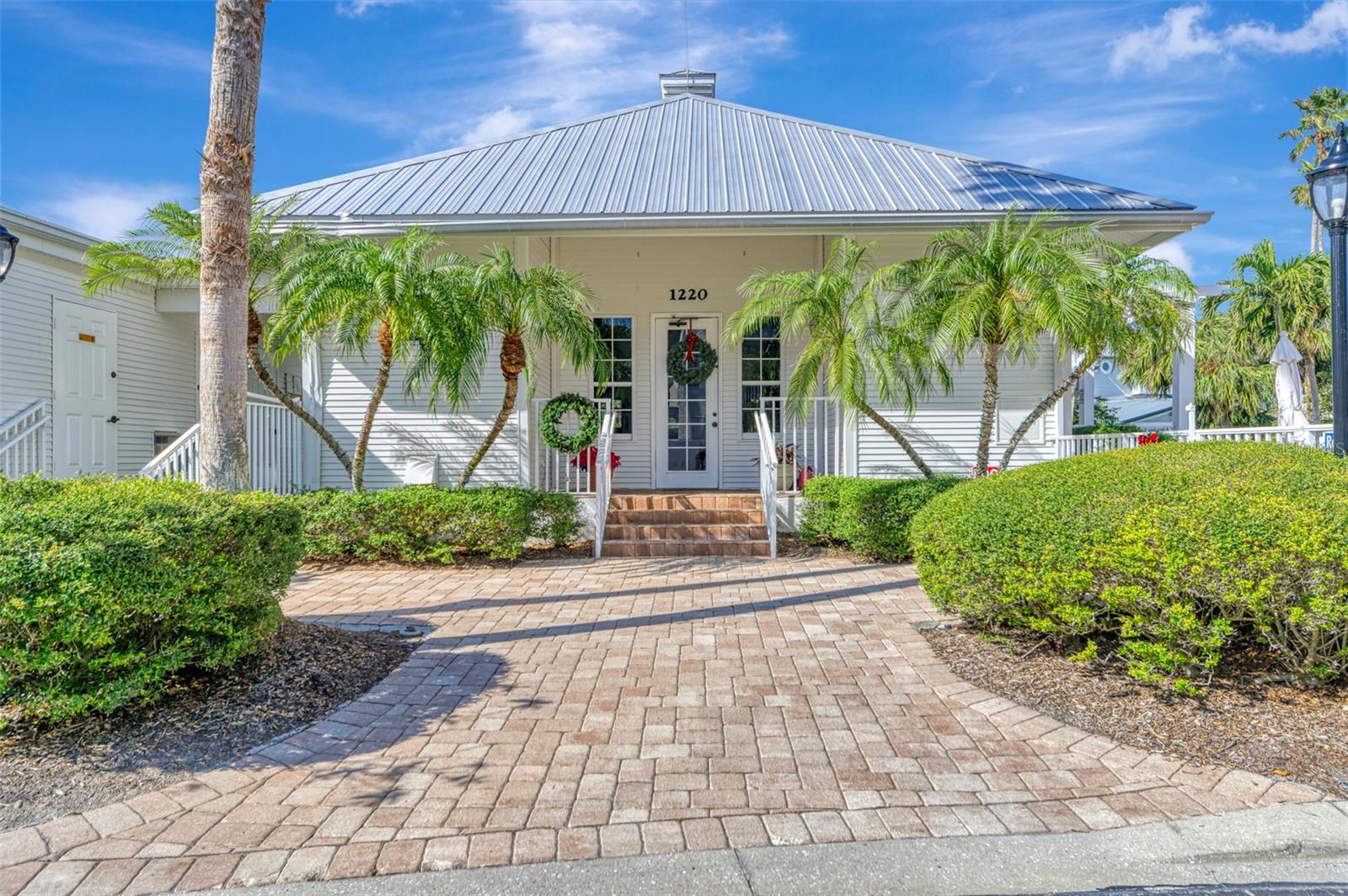 1260 DOLPHIN BAY WAY #402