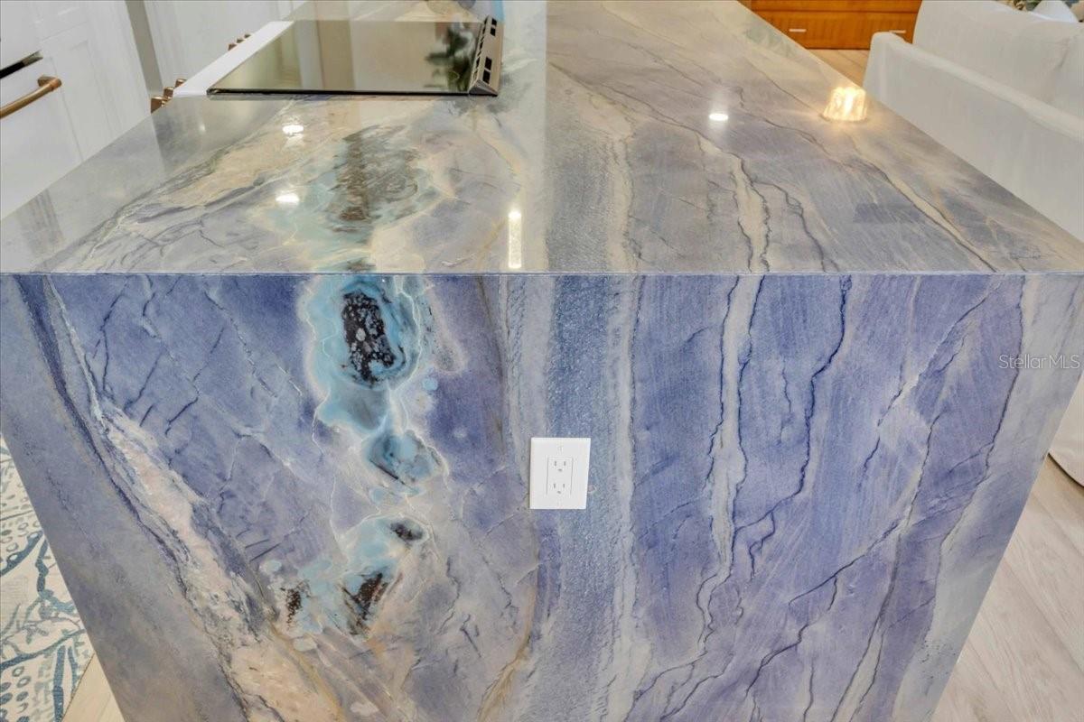 1211 GULF OF MEXICO DR #403