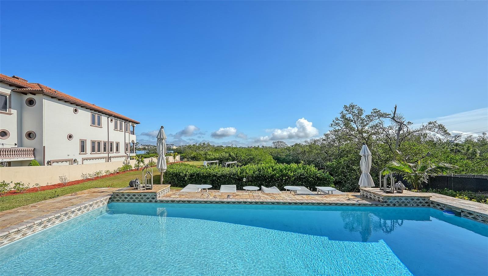 3858 CASEY KEY