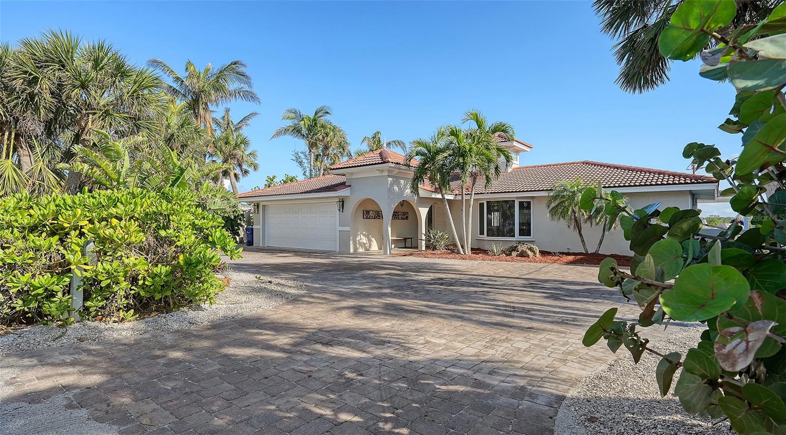 3858 CASEY KEY