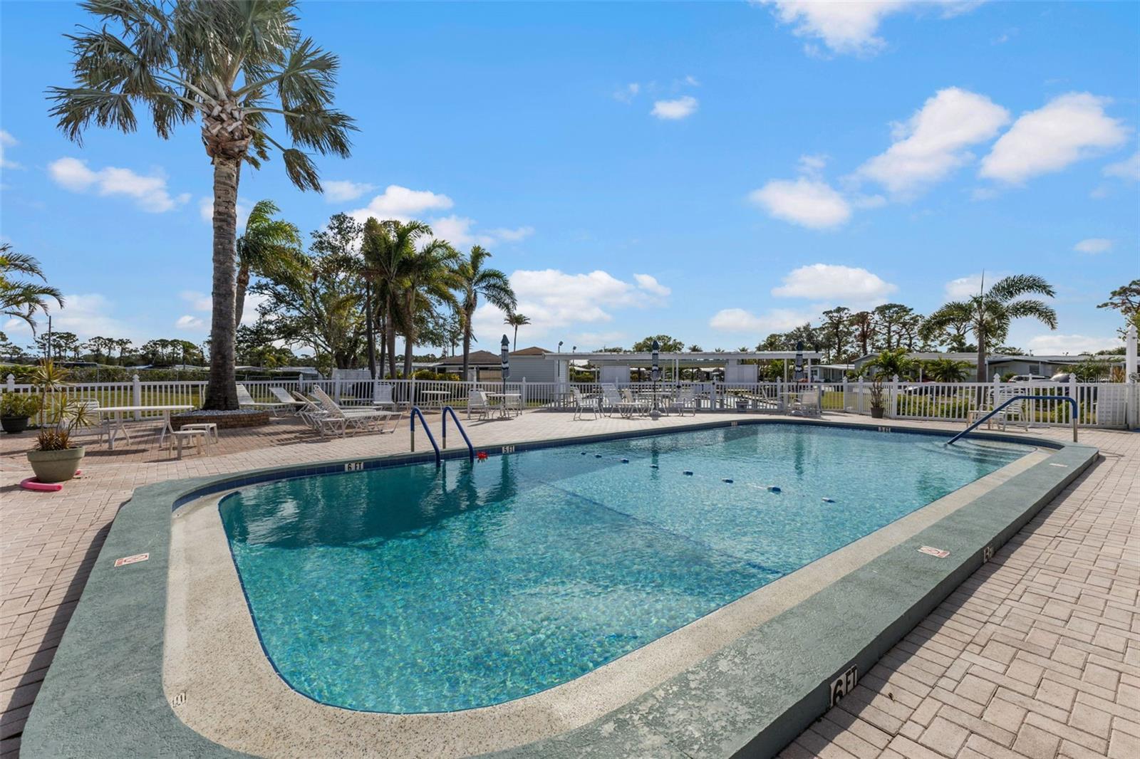 312 TROPIC DR