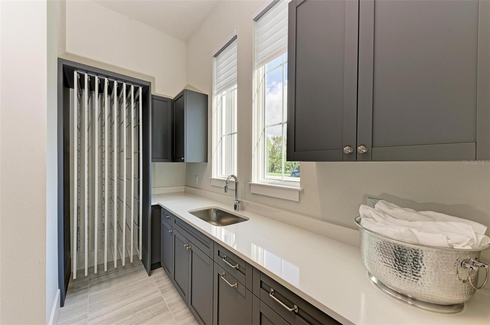 3761 FOUNDERS CLUB DR