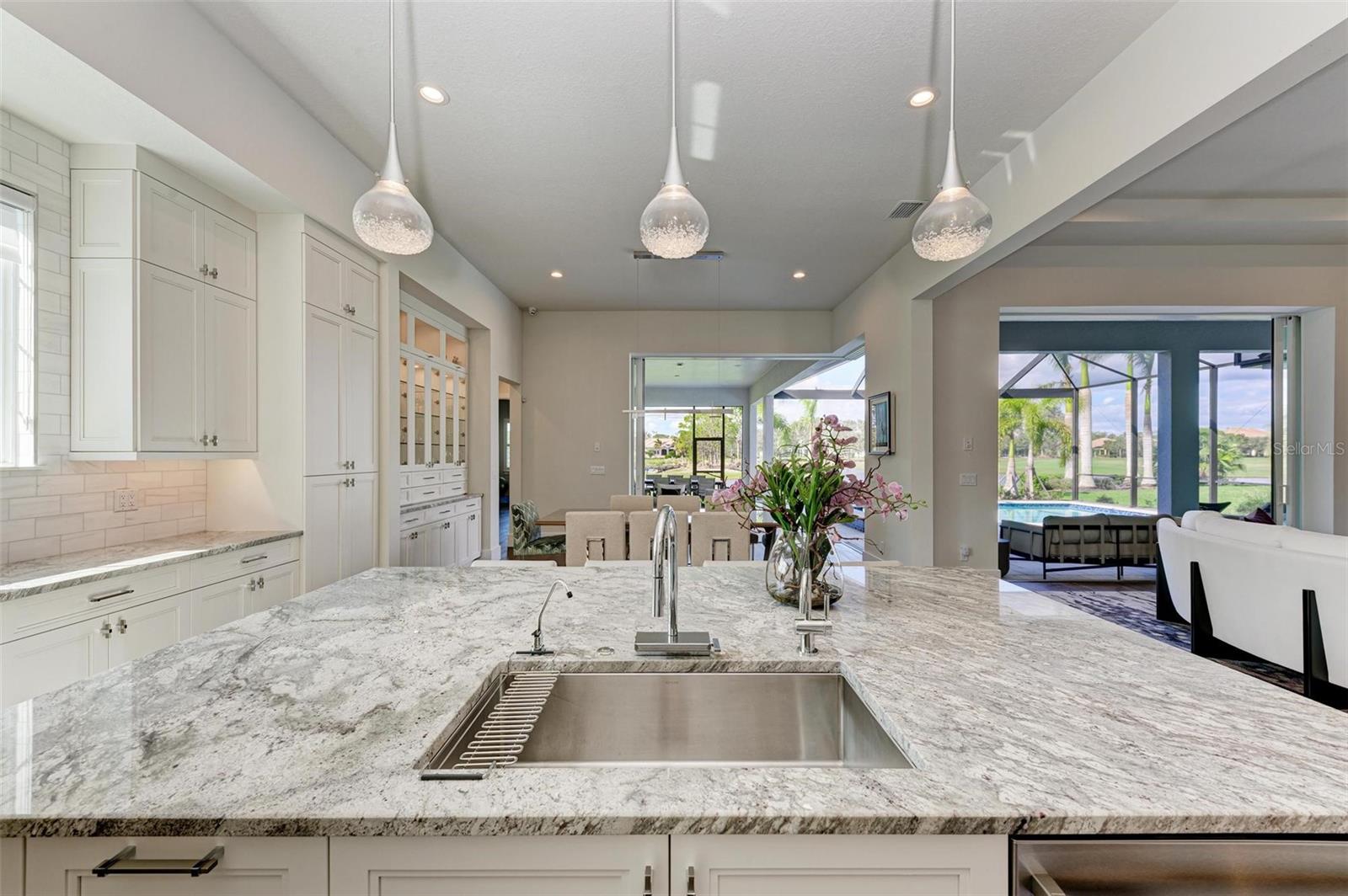 3761 FOUNDERS CLUB DR