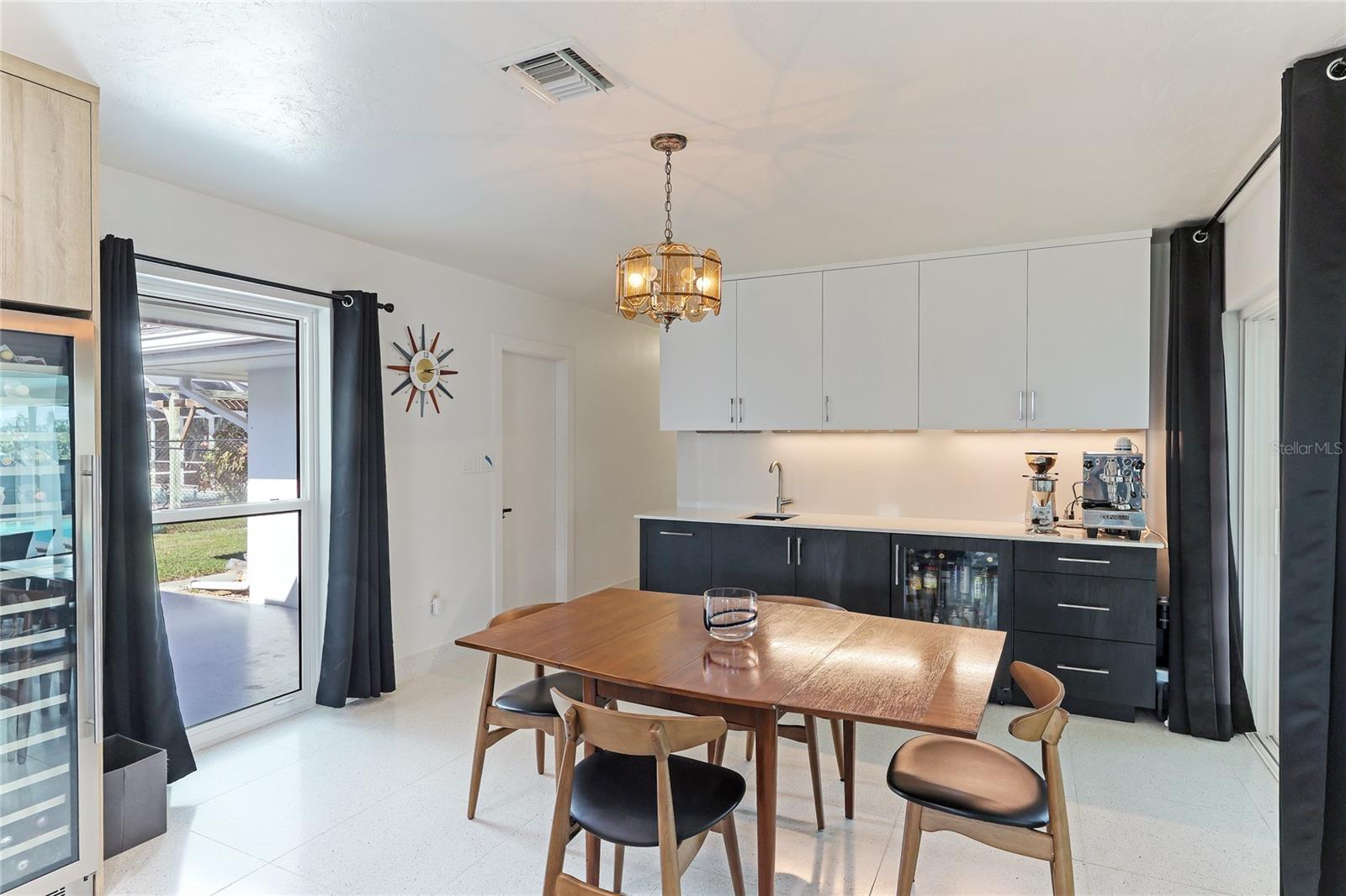 181 BEENEY RD SE