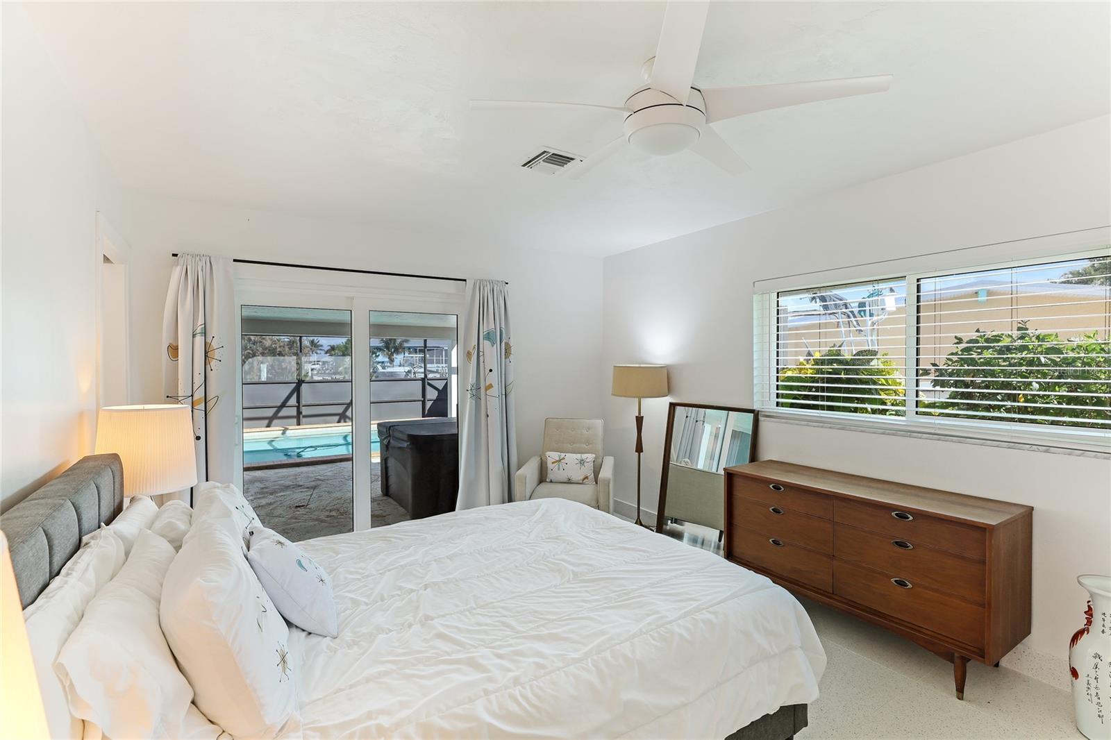 181 BEENEY RD SE