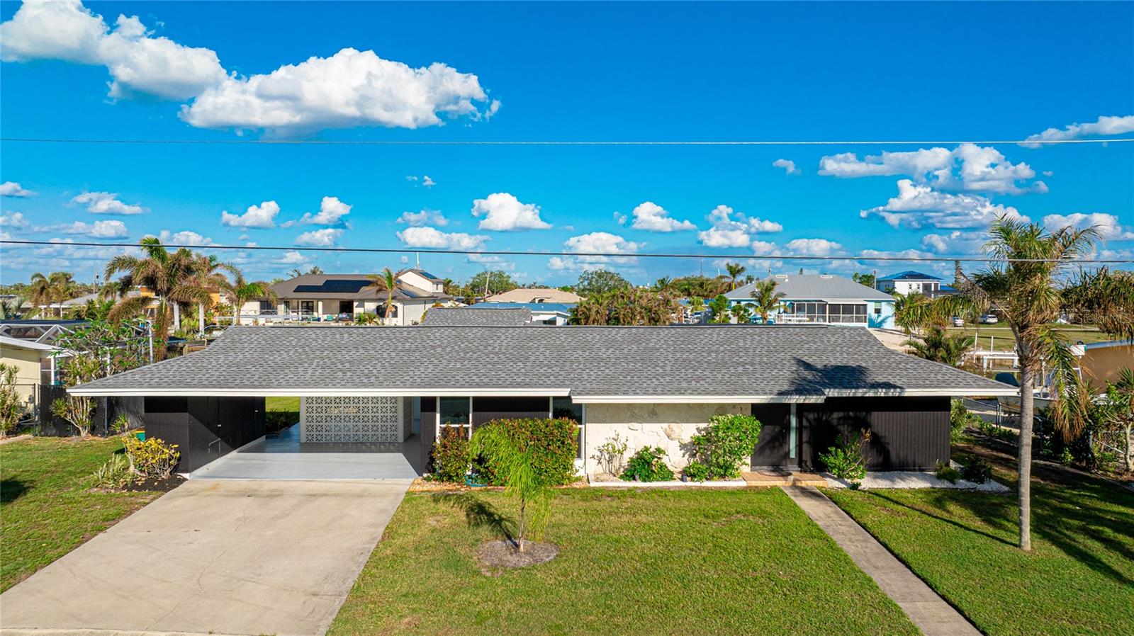 181 BEENEY RD SE