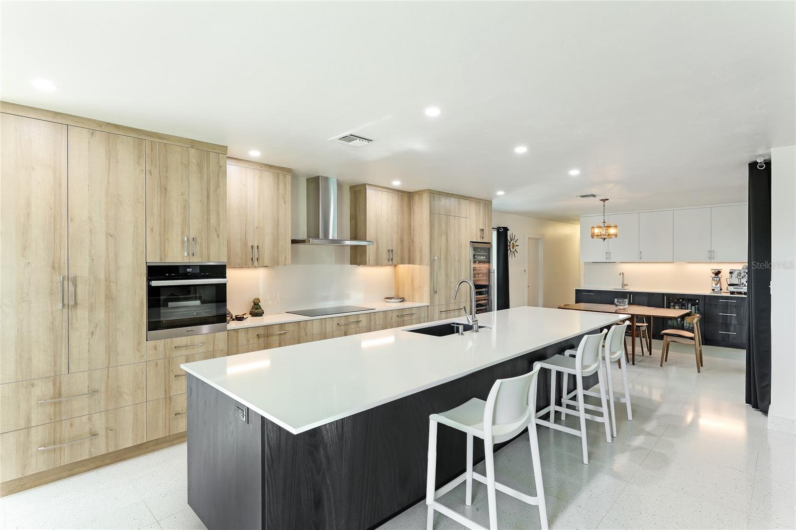 181 BEENEY RD SE