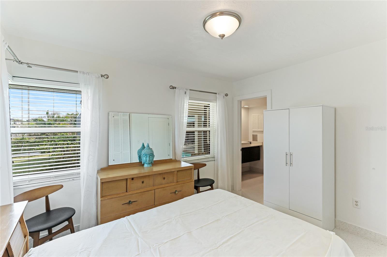 181 BEENEY RD SE