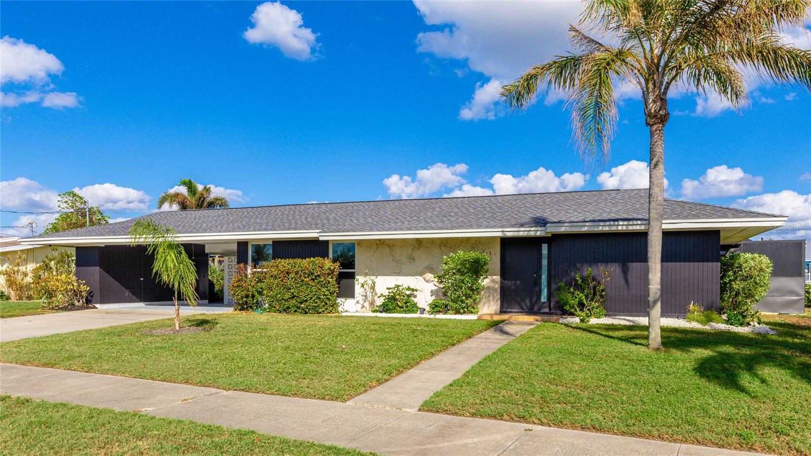181 BEENEY RD SE