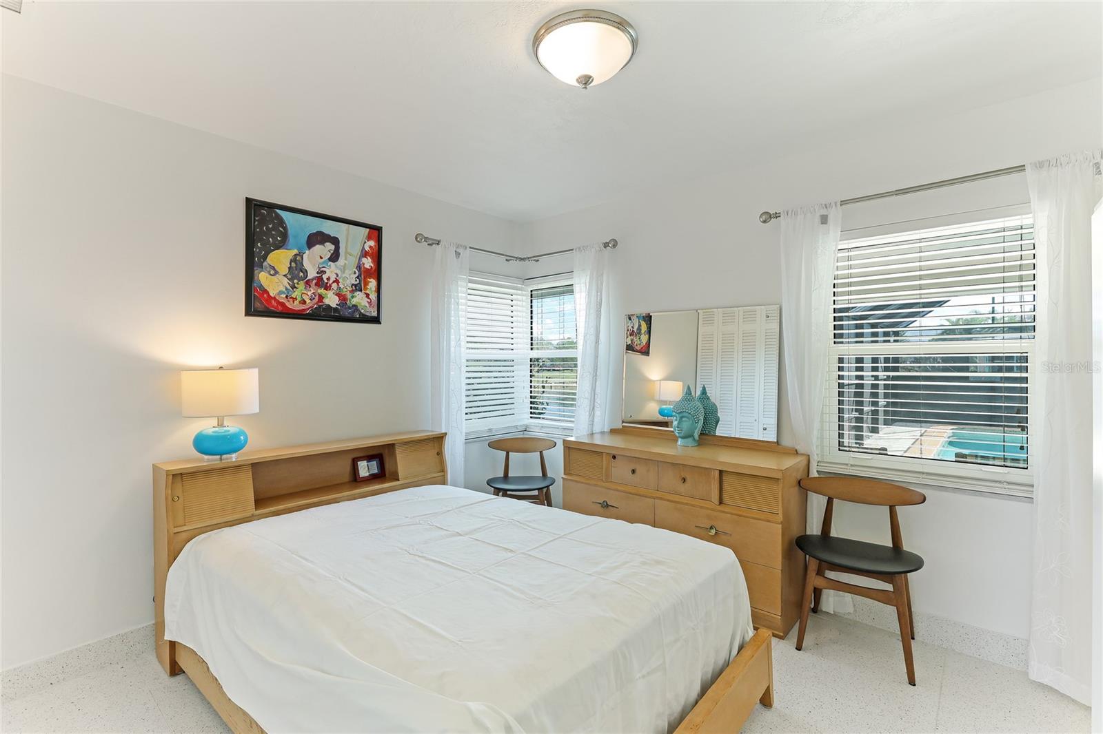 181 BEENEY RD SE