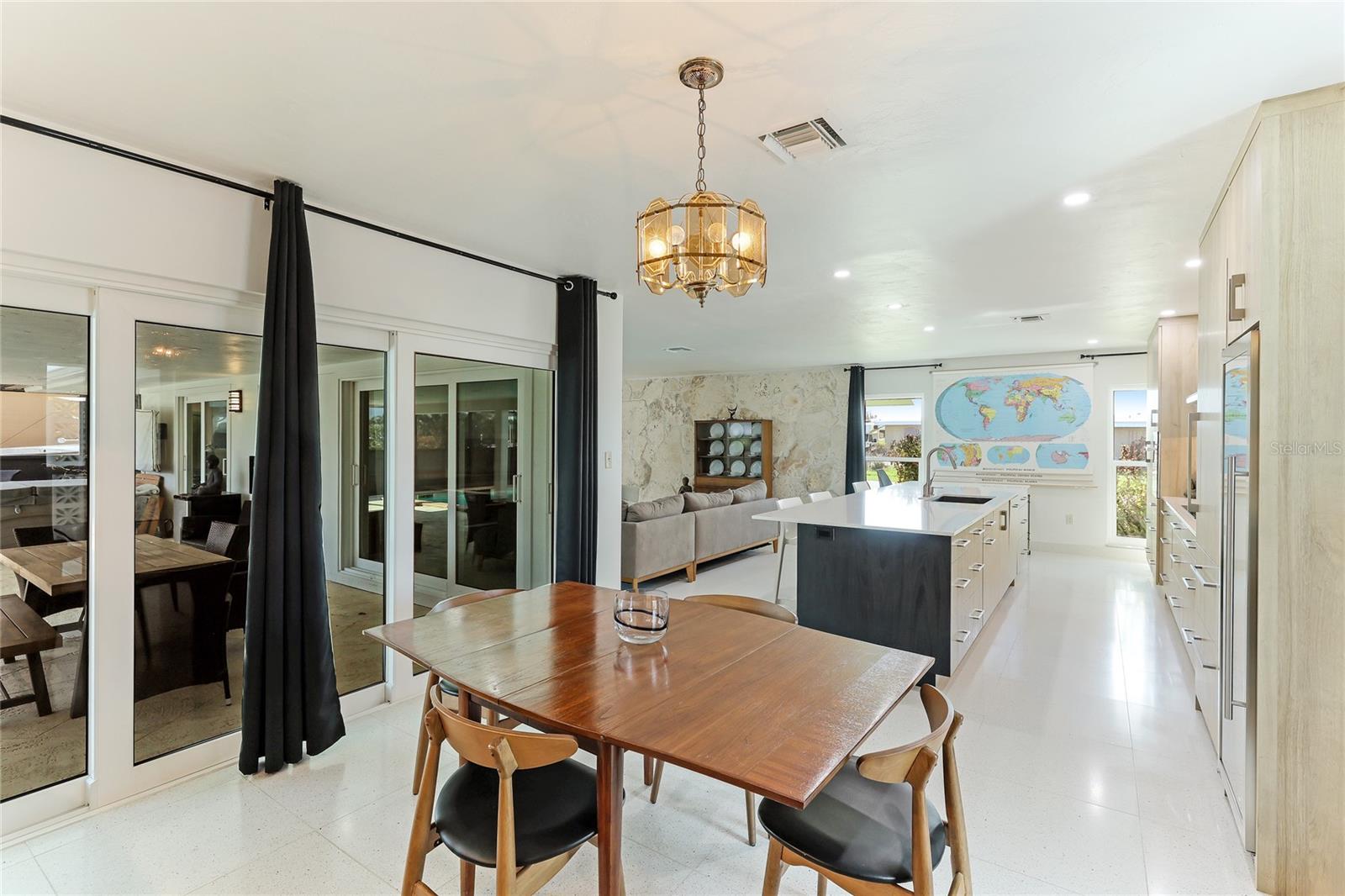 181 BEENEY RD SE