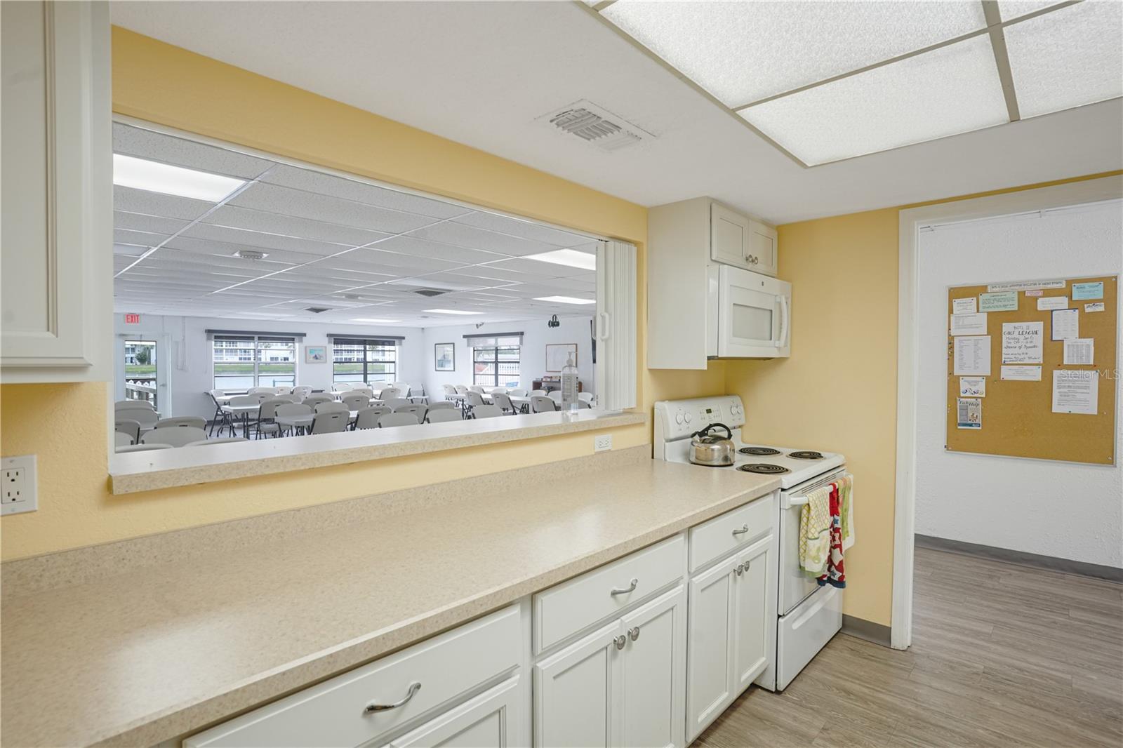 3622 LAKE BAYSHORE DR #K302