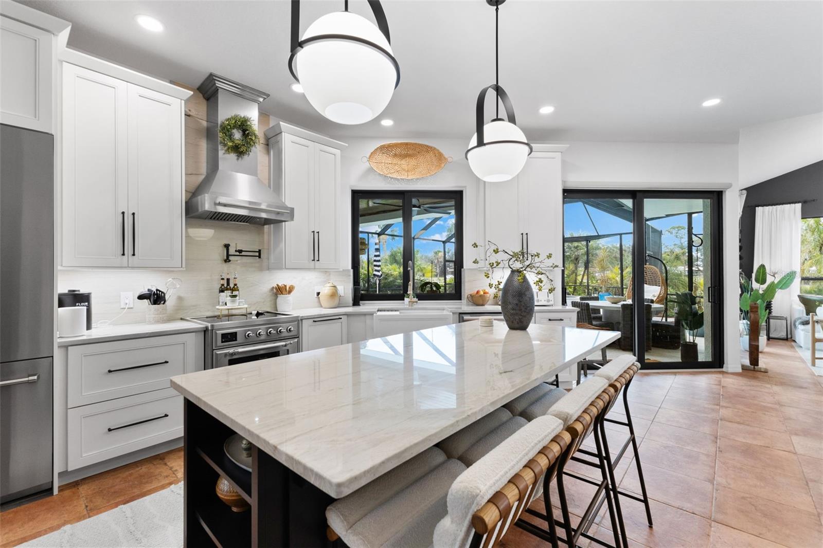 463 SHERBROOKE CT