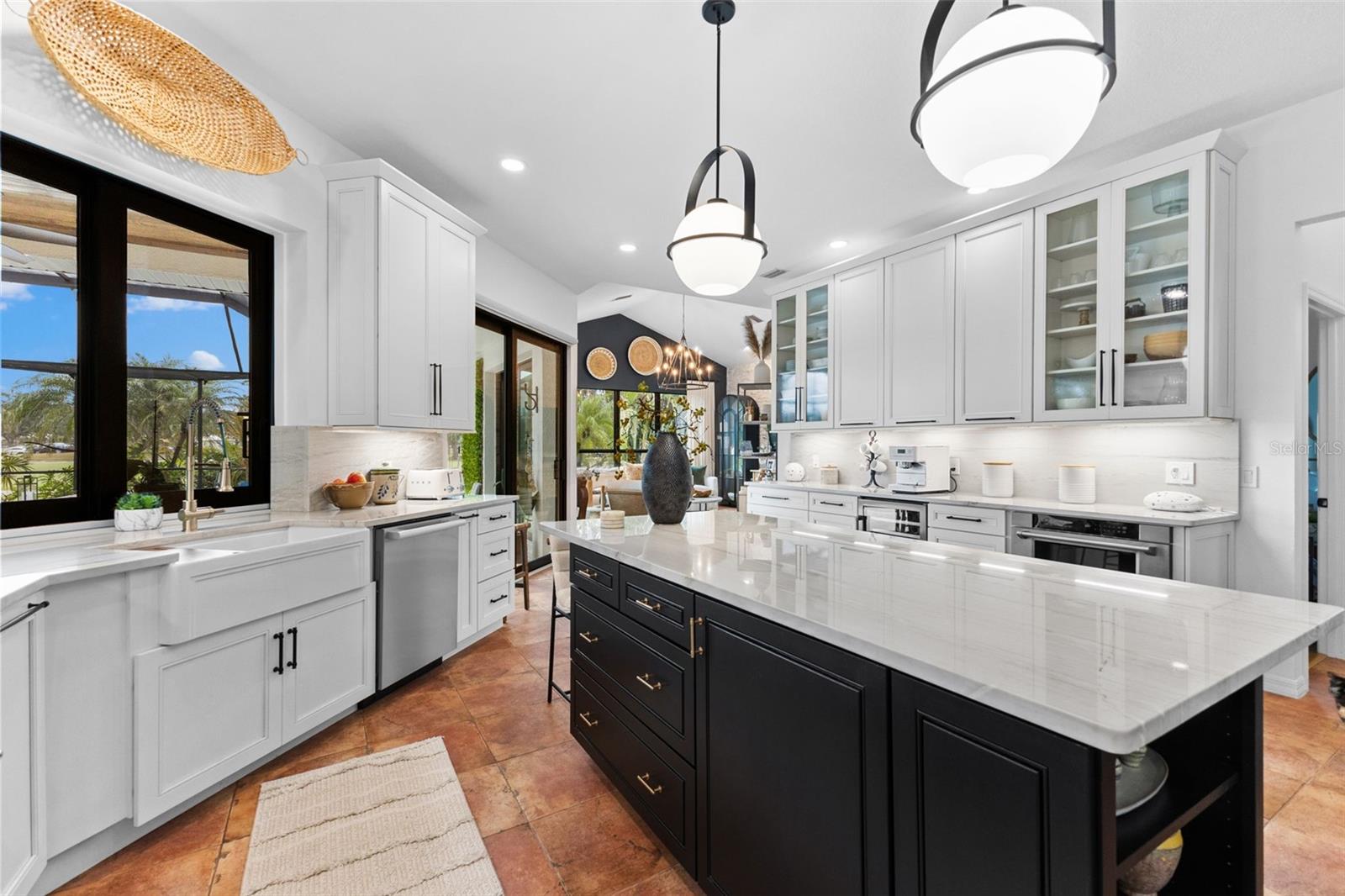 463 SHERBROOKE CT