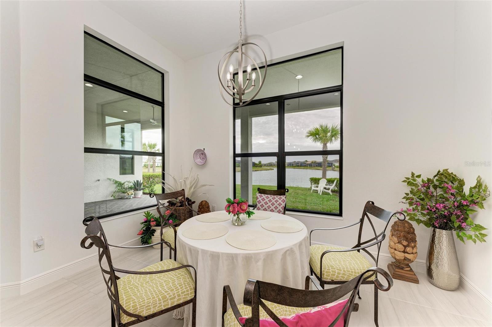 9048 BERNINI PL