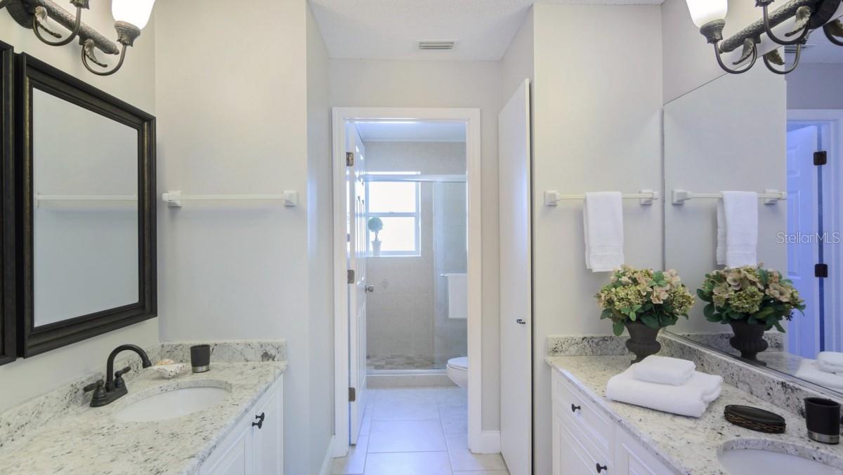 1228 SIESTA BAYSIDE DR #1228-C