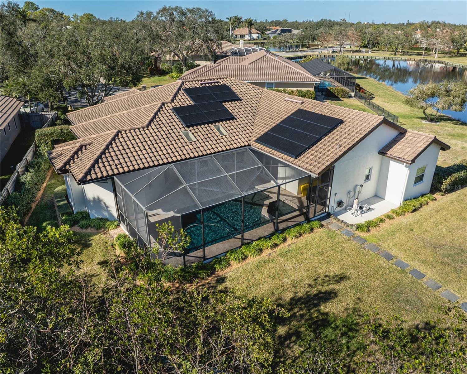 1060 WATER OAK CT NE