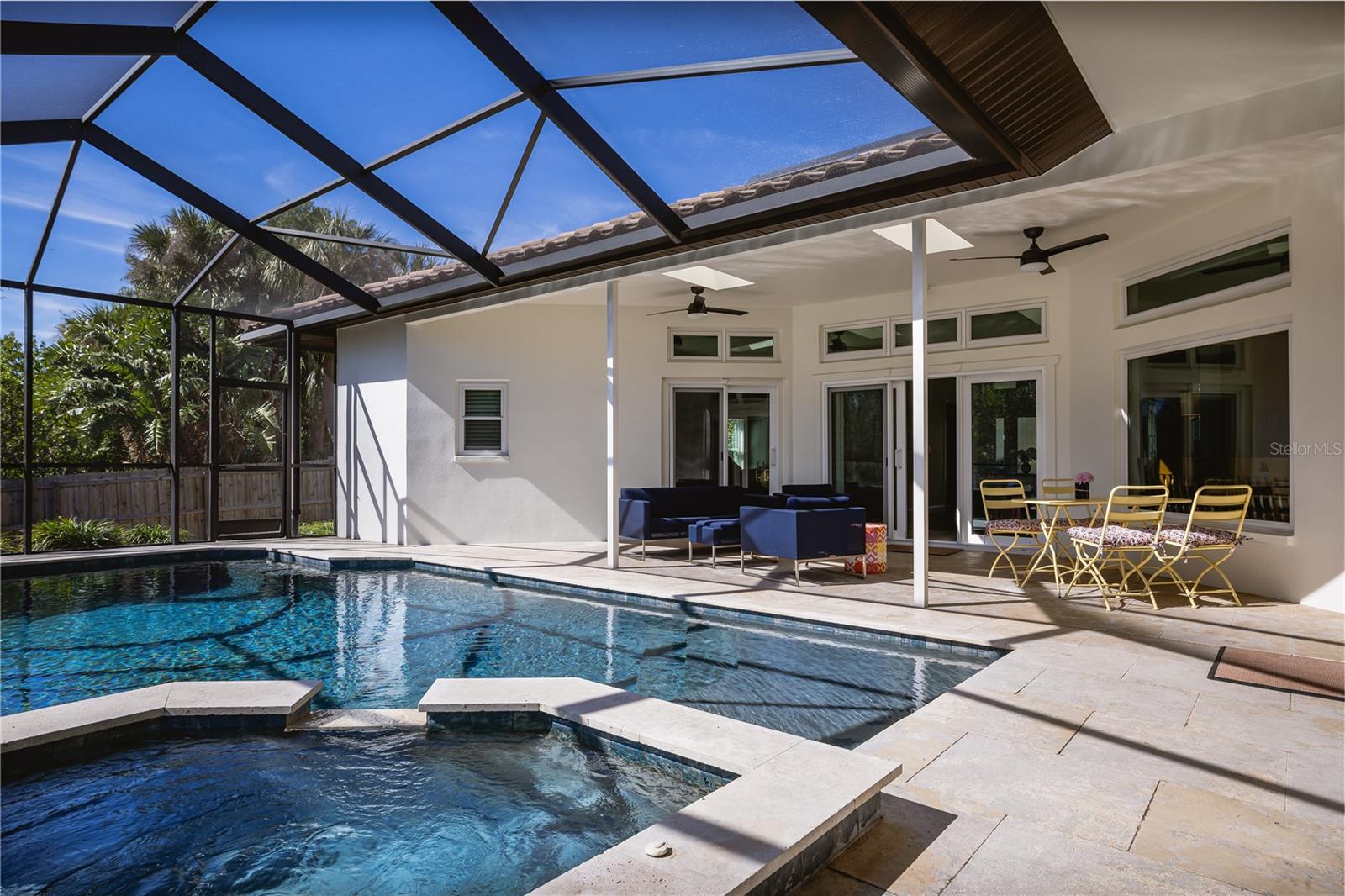 1060 WATER OAK CT NE