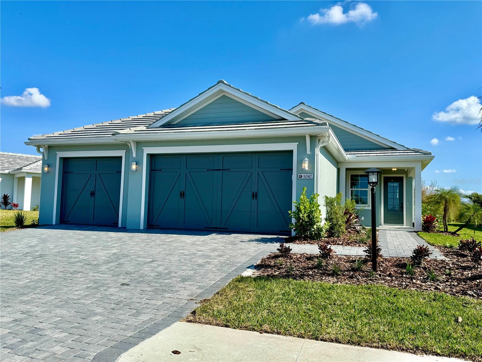 1047 WATERLINE COURT