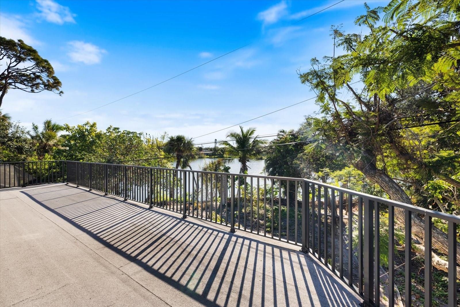 645 PALMETTO DR