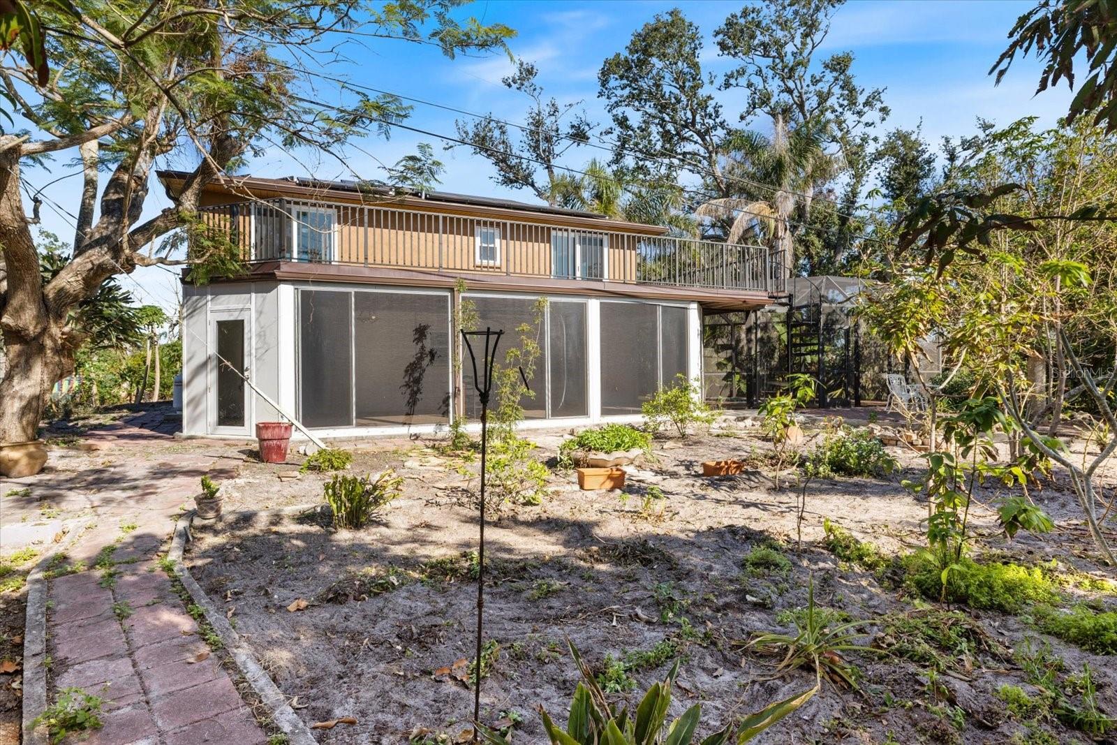 645 PALMETTO DR