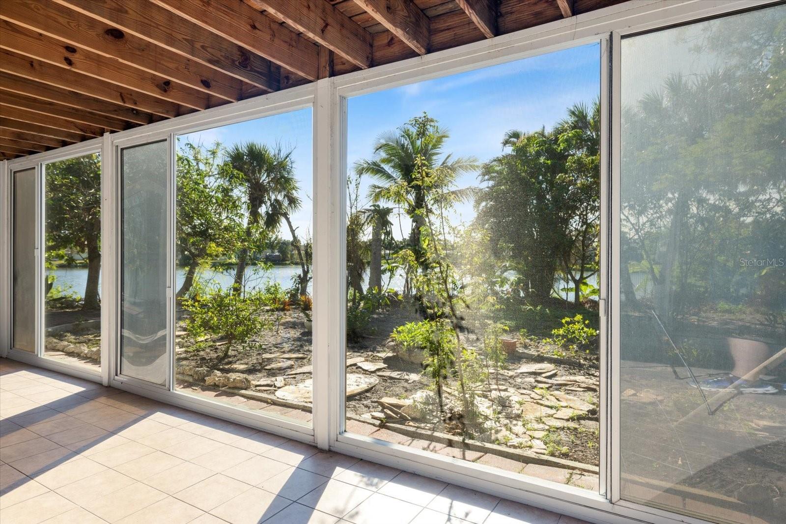 645 PALMETTO DR