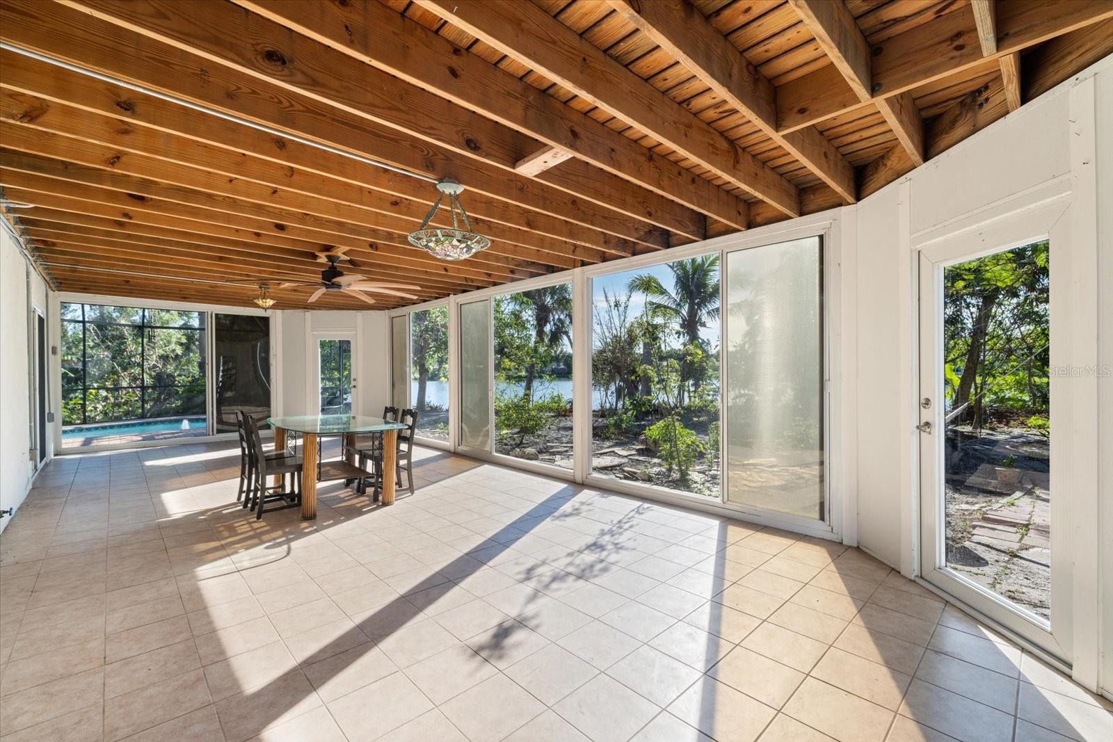 645 PALMETTO DR