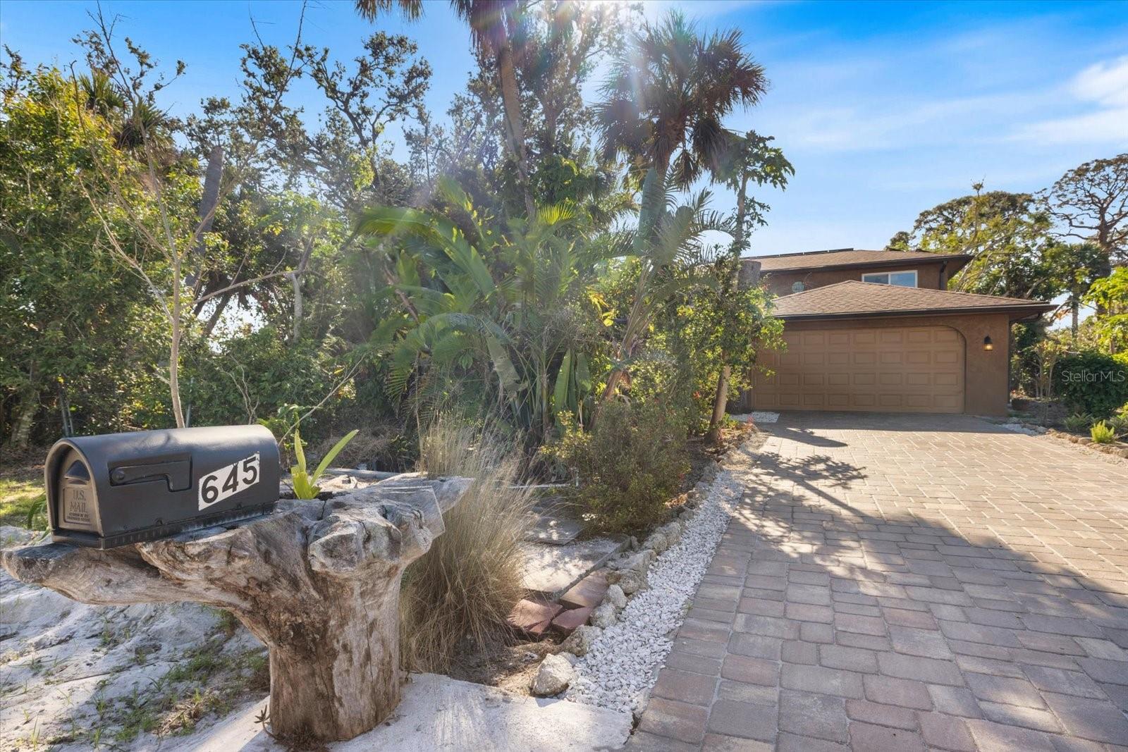 645 PALMETTO DR