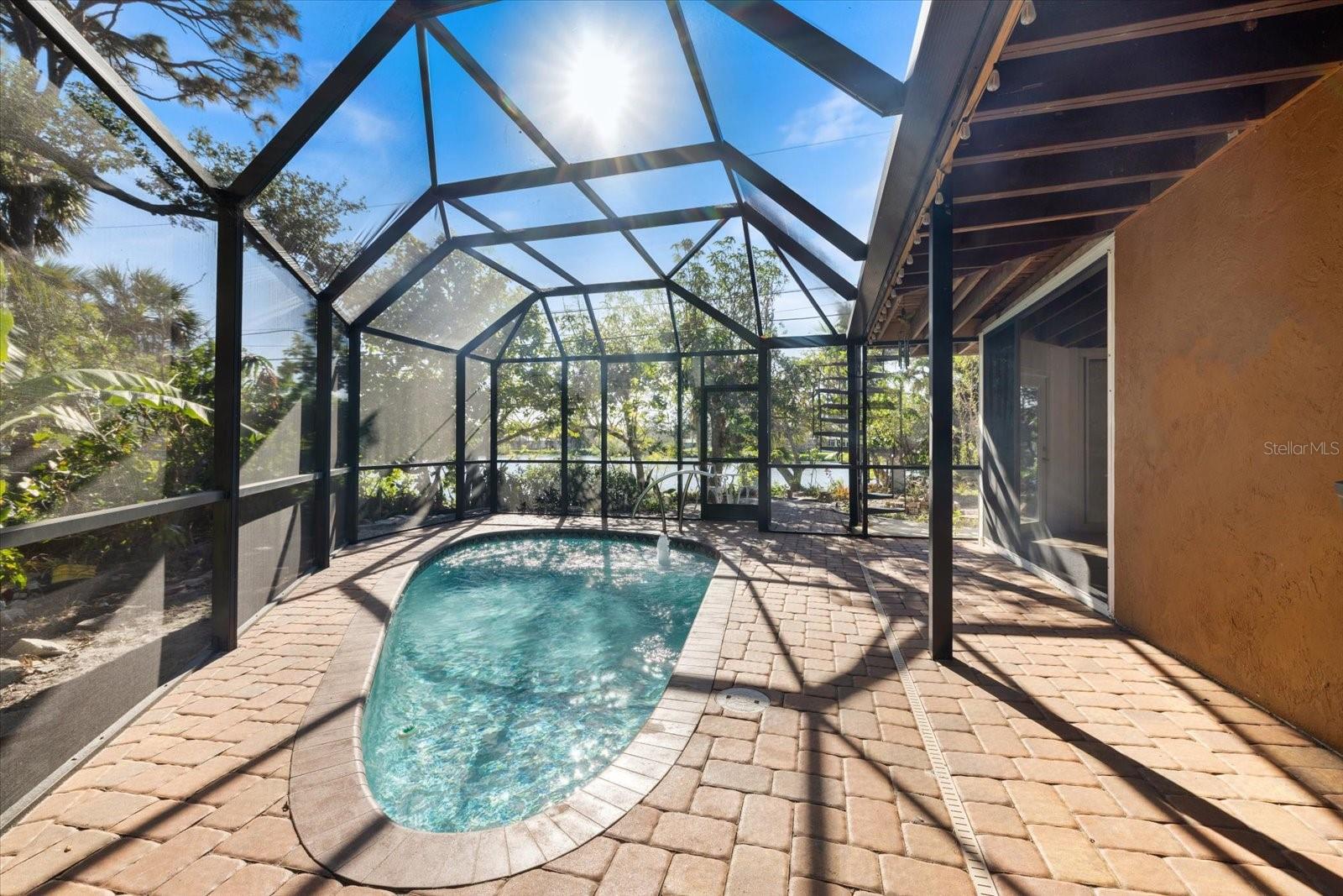 645 PALMETTO DR