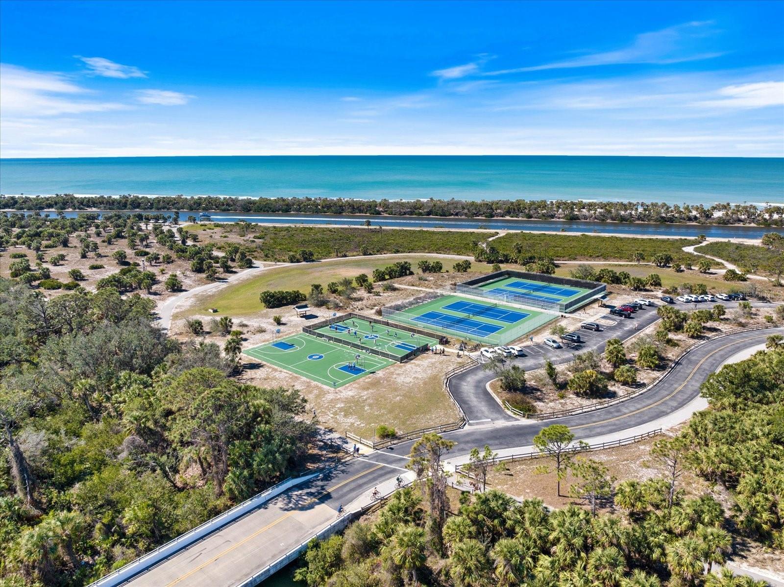 645 PALMETTO DR